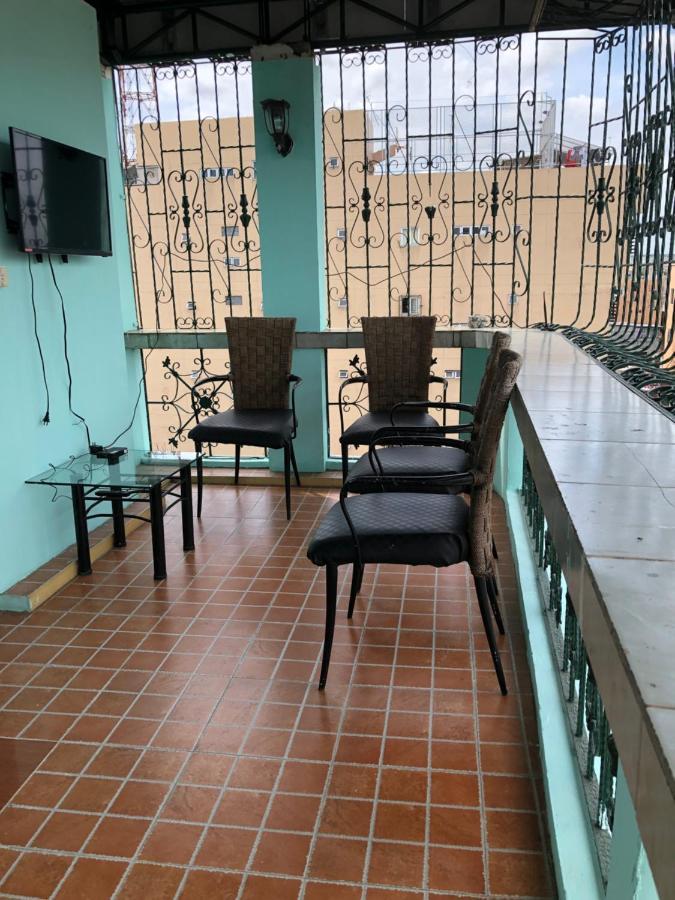 The Mansion - Backpackers Near Airport Apartment Manila Exterior photo