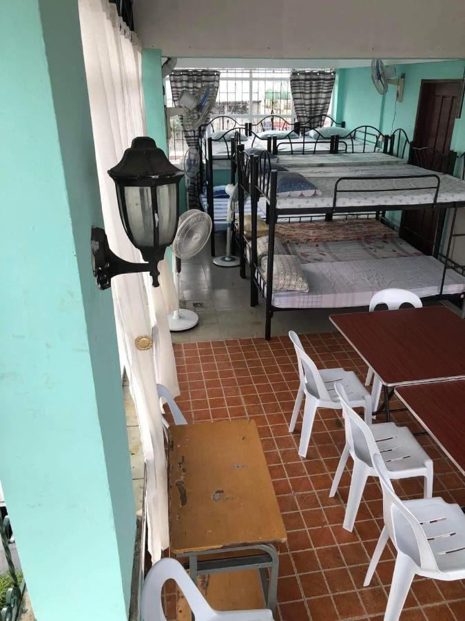 The Mansion - Backpackers Near Airport Apartment Manila Exterior photo