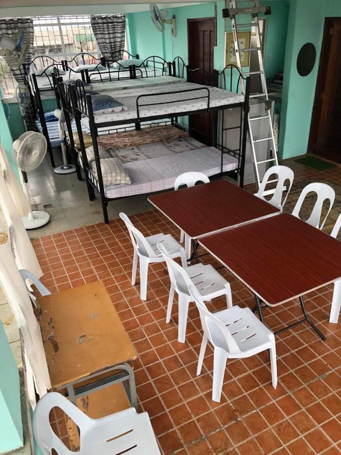 The Mansion - Backpackers Near Airport Apartment Manila Exterior photo