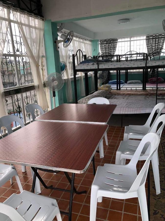 The Mansion - Backpackers Near Airport Apartment Manila Exterior photo
