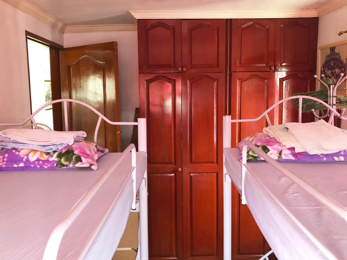 The Mansion - Backpackers Near Airport Apartment Manila Exterior photo