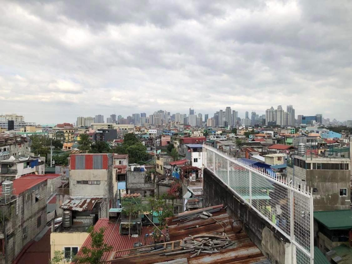 The Mansion - Backpackers Near Airport Apartment Manila Exterior photo