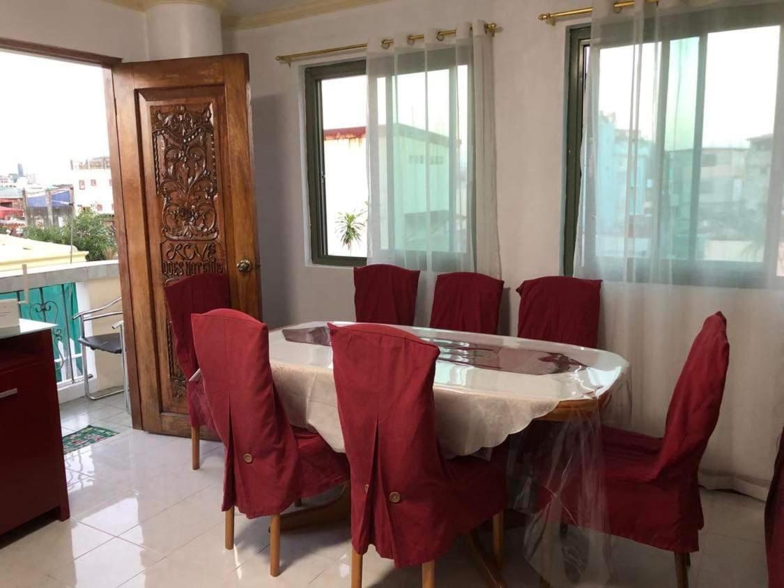 The Mansion - Backpackers Near Airport Apartment Manila Exterior photo