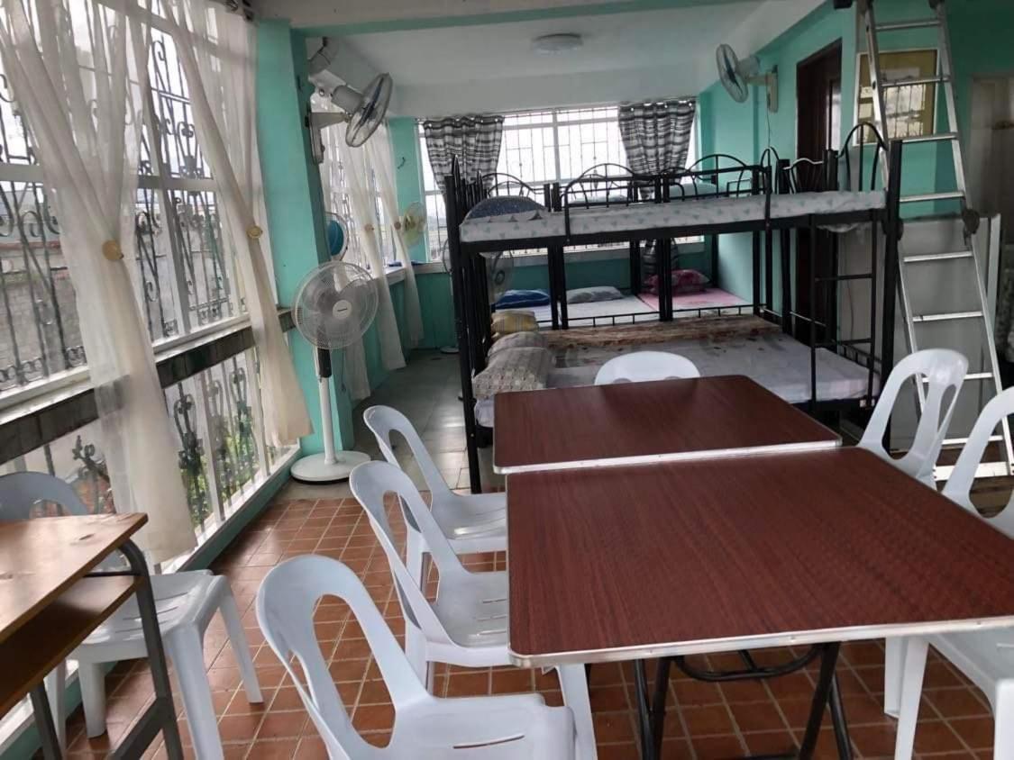 The Mansion - Backpackers Near Airport Apartment Manila Exterior photo