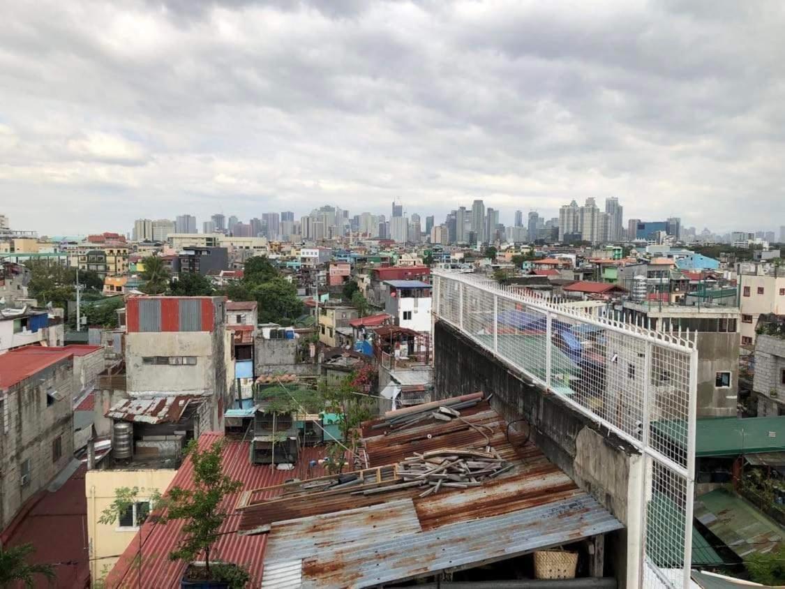 The Mansion - Backpackers Near Airport Apartment Manila Exterior photo