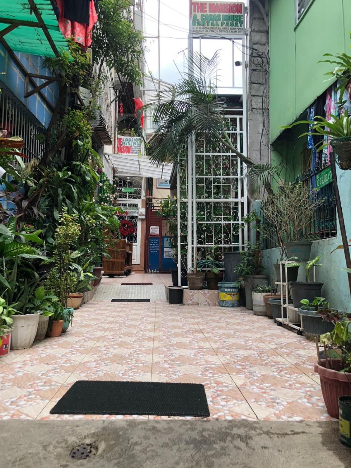 The Mansion - Backpackers Near Airport Apartment Manila Exterior photo
