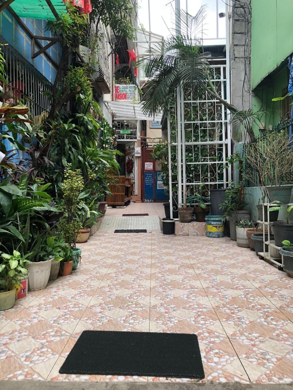 The Mansion - Backpackers Near Airport Apartment Manila Exterior photo